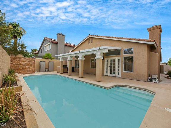 3rd image of 9233 Valador Ave