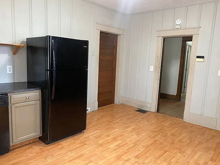 320 Elberta St #A — Photo 9