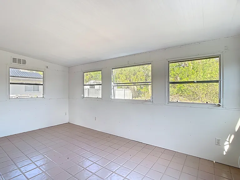 4428 Aladdin Ave — Photo 29