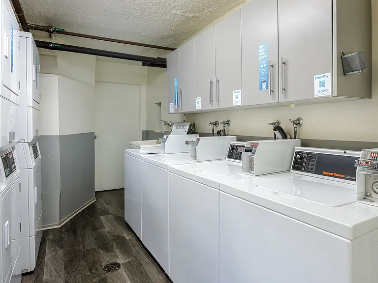 The Grove Apartments — Photo 18