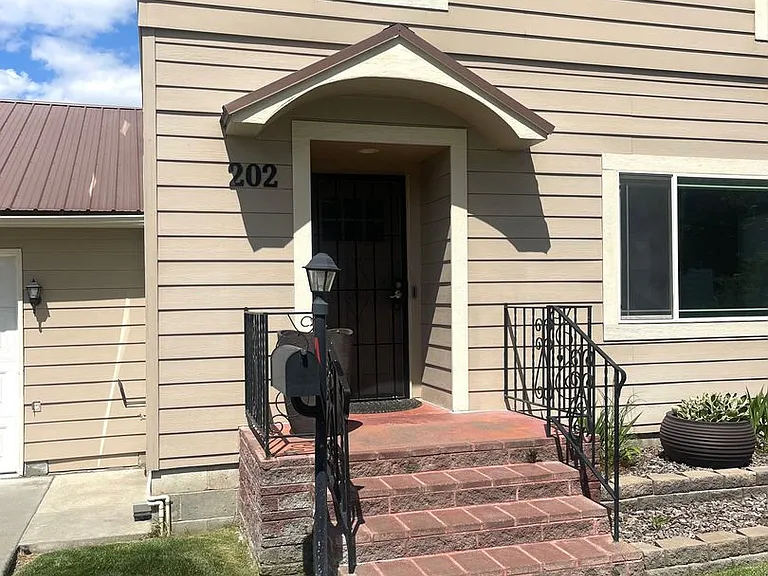 202 Falley St — Photo 4