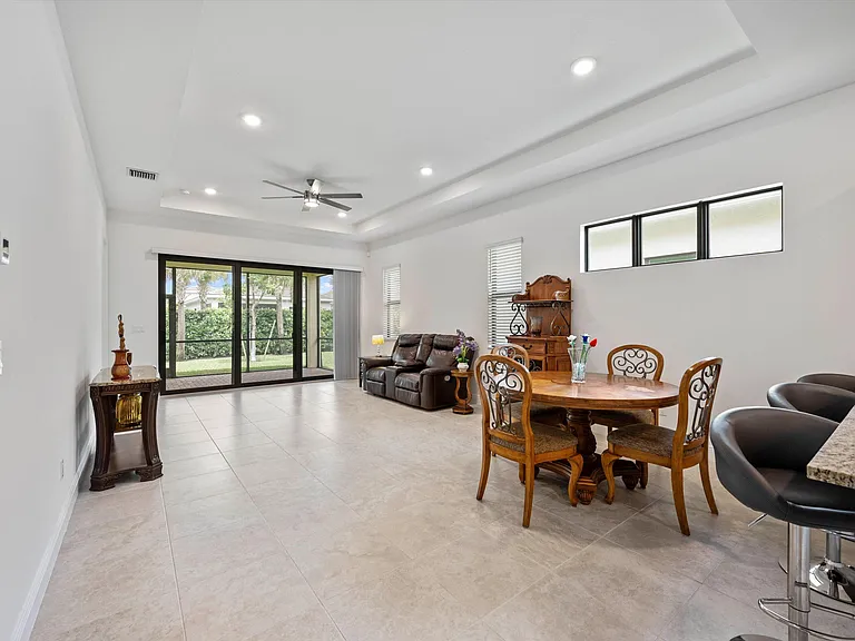 5409 Santa Rosa Ln — Photo 10