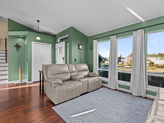 3rd image of 6723 57th Drive NE