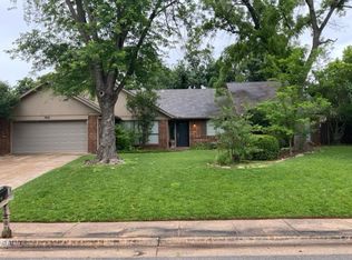 1904 Rosedale Dr, Edmond, OK 73013