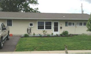 20 Easter Ln, Levittown, PA 19054