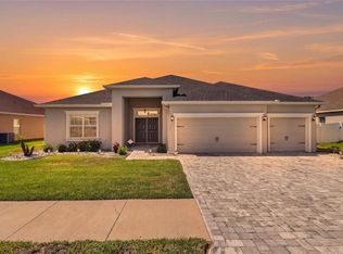 319 Travelers Creek Dr, Auburndale, FL 33823