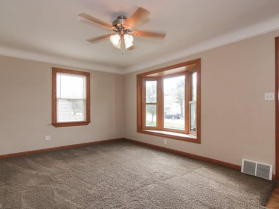 4th image of 15782 Hummel Rd