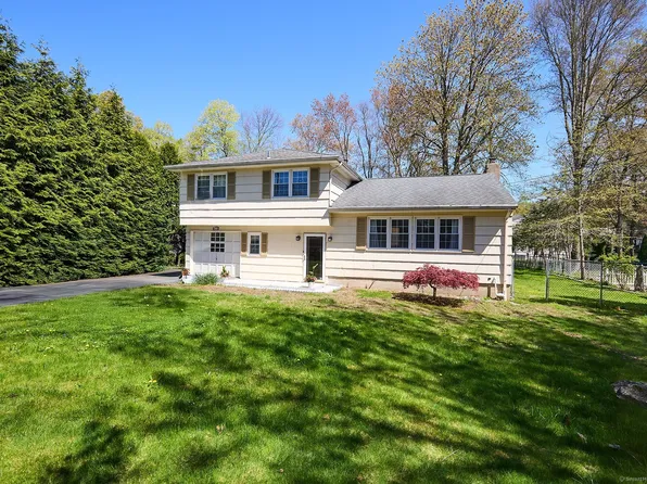 44 Woodway Road, Stamford, CT 06907