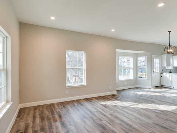 4th image of 705 N Highland Park Ave