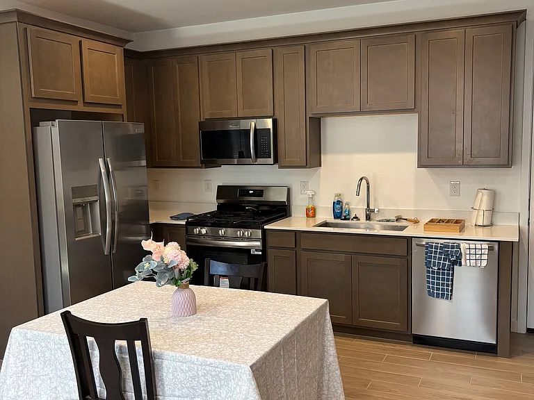 9811 W Cheery Lynn Rd #B — Photo 13