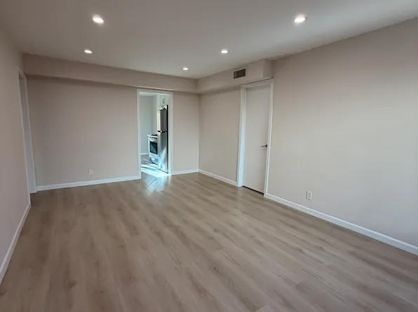 1134 E Doran St #1, Glendale, CA 91206