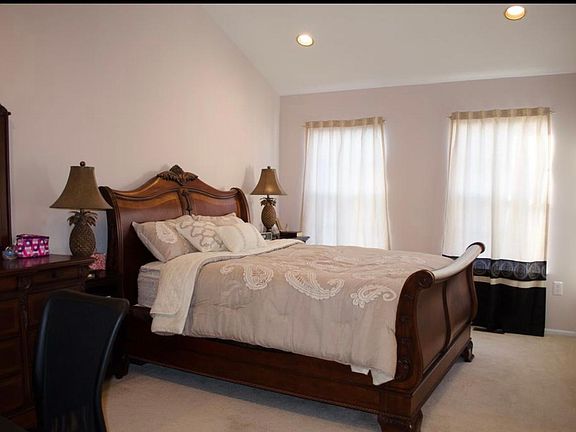 5th image of 16 Prescott Ct