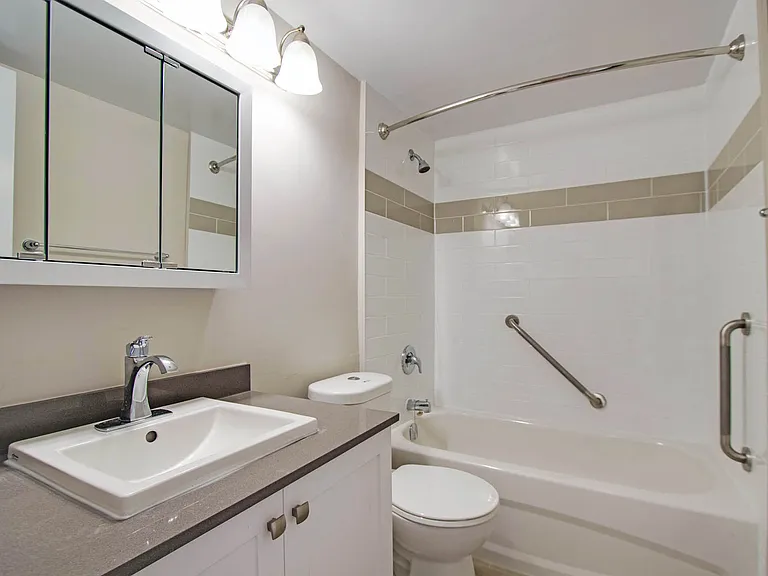 125 Parkway Forest Dr — Photo 7