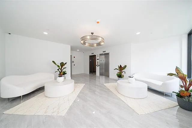 3321 Liberty Ave #207 — Photo 23