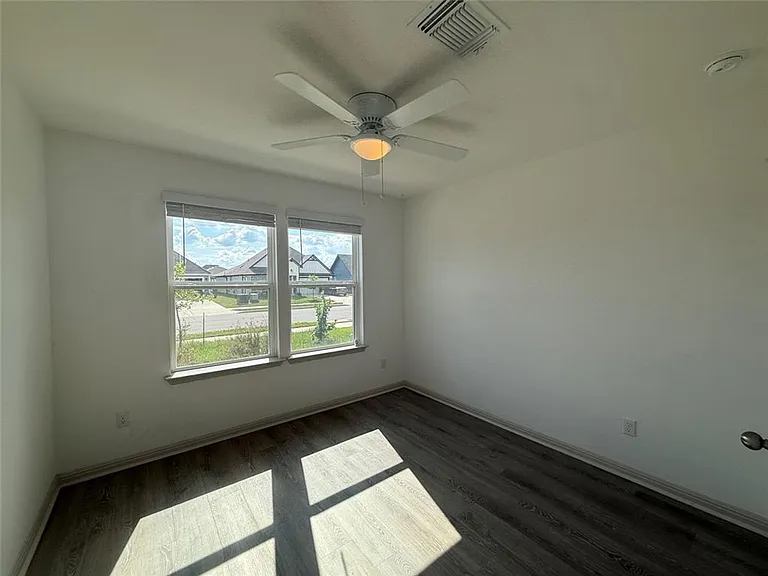 235 Sweetwater Creek Ln — Photo 17