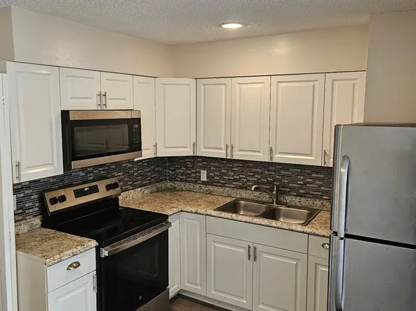 2302 Johnson St #2306, Hollywood, FL 33020