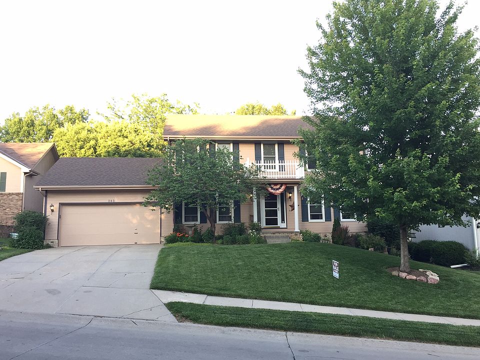 1st image of 303 N 160th St