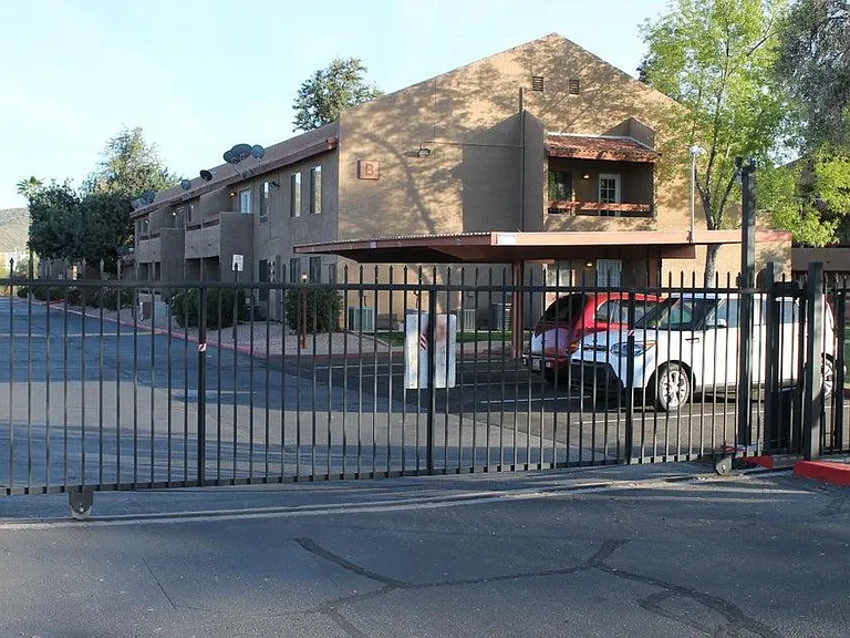 14203 N 19th Ave — Photo 13
