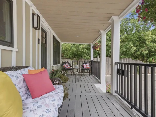 11 Coleman St, Peabody, MA 01960