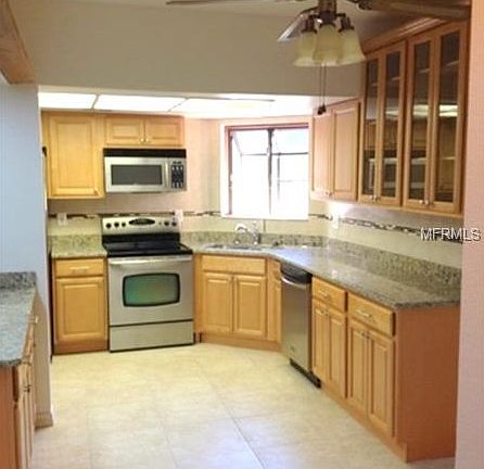 3rd image of 1633 Plaza Pl