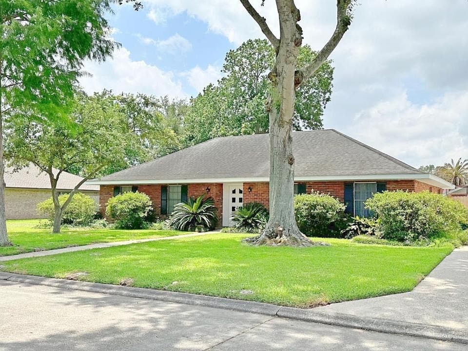 1st image of 202 Belmont Dr