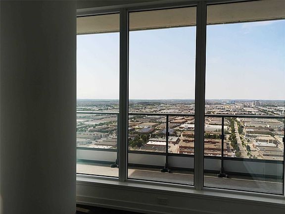 4th image of 950 Portage Pkwy #3812
