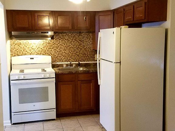 4th image of 625 N Taft Ave APT 2