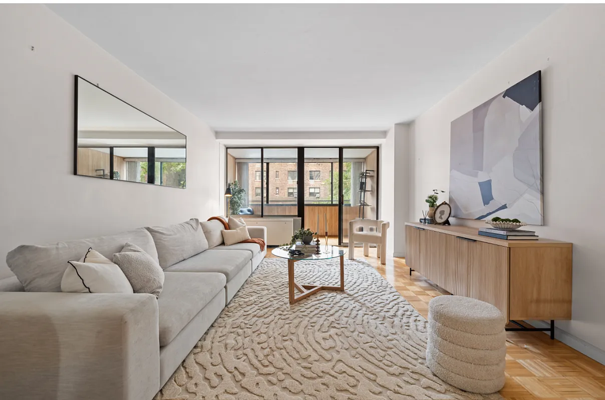 142 East 16th St Unit 4D  