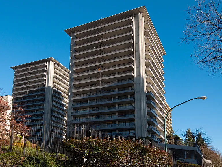 5051 Lougheed Hwy — Photo 6