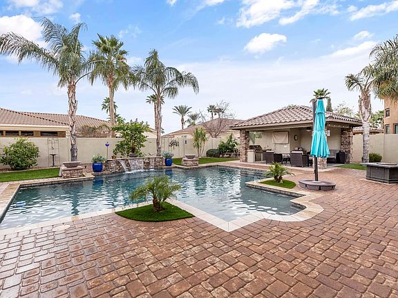 4th image of 903 E Coconino Pl