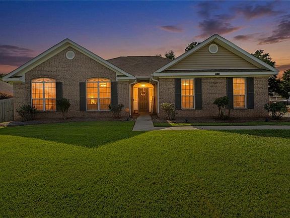 2nd image of 8640 Oak Hill Dr