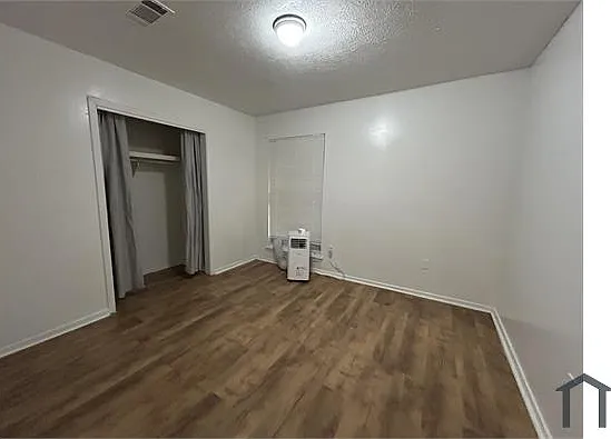 3 bed, $1,200 — Photo 2
