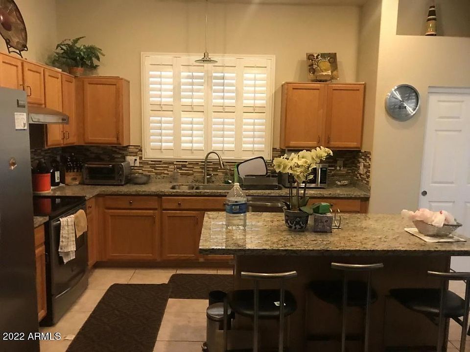 2nd image of 1111 W Longhorn Dr