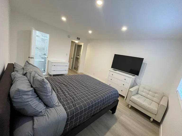 5414 Newcastle Ave #26 — Photo 7