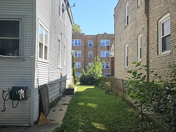 4th image of 4440 N Hamlin Ave