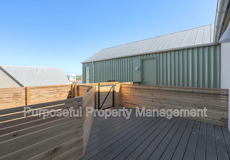 934 Hangar Dr #9 — Photo 24