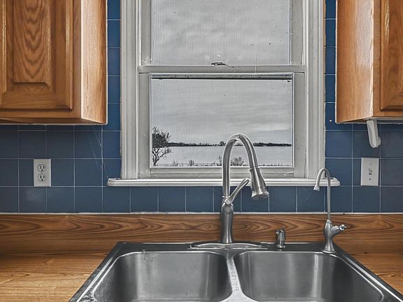 4th image of 3132 Decliff Rd N