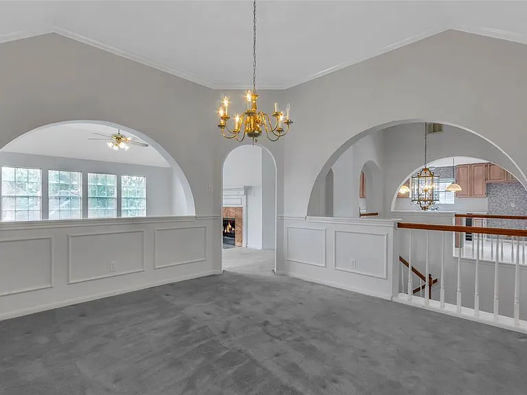 2527 Falcon Ridge St — Photo 5