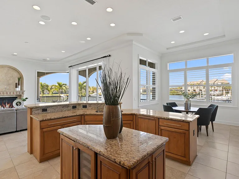 4130 Causeway Vista Dr — Photo 41