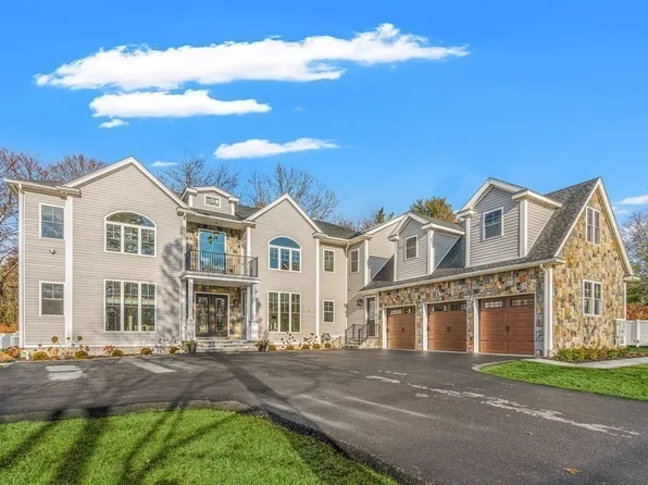 28 Winchester Dr, Lexington, MA 02420