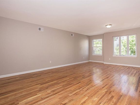 4th image of 113 Oxford Ave