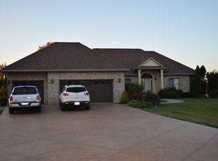 3737 W Eagle Dr, Dunlap, IL 61525