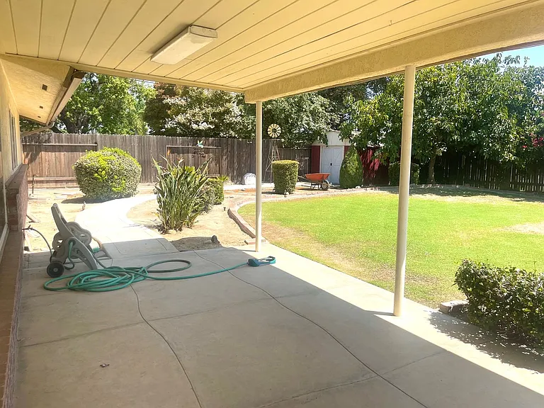 7905 Pembroke Ave — Photo 13