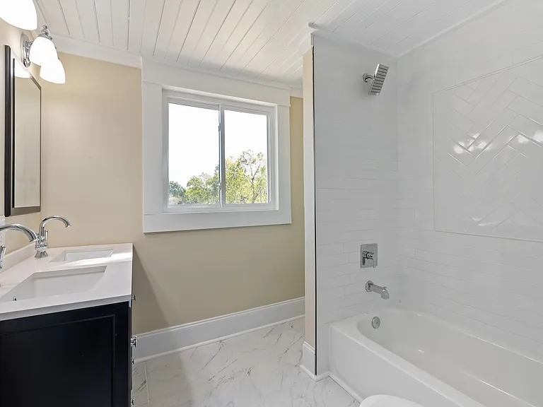 402 S Chester St — Photo 39