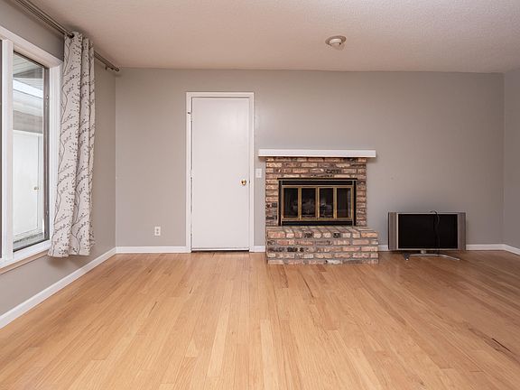 2nd image of 3101 Parkwild Dr