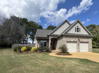 27 Silvertree Xing, Tupelo, MS 38801