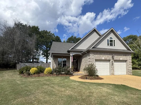 27 Silvertree Xing, Tupelo, MS 38801