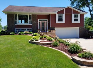 1676 Brandywine Ln, Dixon, IL 61021