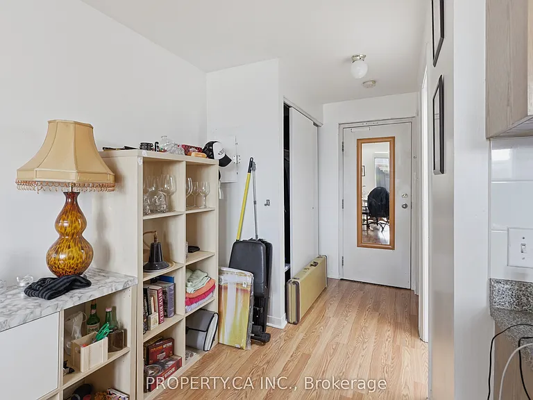520 Bloor St W #3 — Photo 8