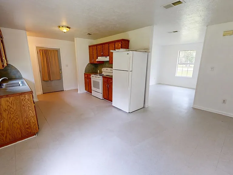 1112 Pinder Ln — Photo 5